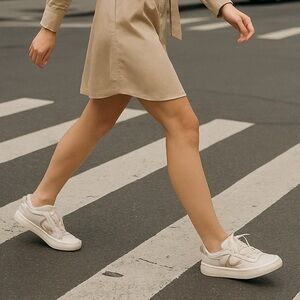 Tretorn Women’s Serve Sneakers White/Grey Size 7.5M NWT